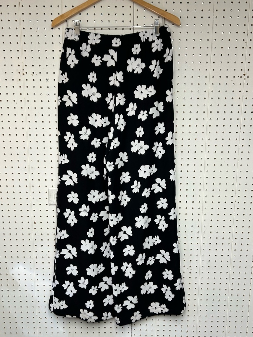 Karl Lagerfeld Black Wide-Leg Floral Print Pants - Picture 4 of 4